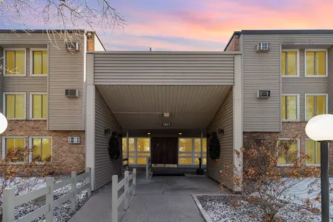4045 Hodgson Rd #109, Shoreview, MN 55126