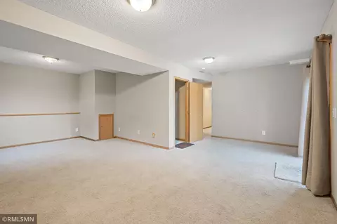 4376 Hamilton Dr, Eagan, MN 55123 photo 27