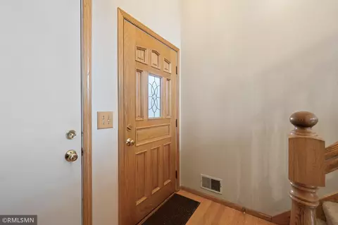 4376 Hamilton Dr, Eagan, MN 55123 photo 5