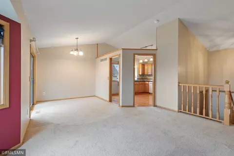 4376 Hamilton Dr, Eagan, MN 55123 photo 8