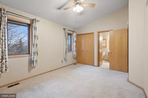 4376 Hamilton Dr, Eagan, MN 55123 photo 22