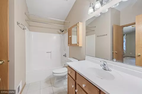 4376 Hamilton Dr, Eagan, MN 55123 photo 20