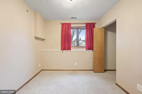 4376 Hamilton Dr, Eagan, MN 55123 photo 31