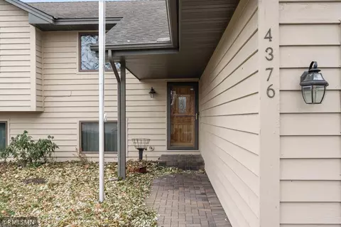 4376 Hamilton Dr, Eagan, MN 55123 photo 4