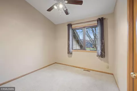 4376 Hamilton Dr, Eagan, MN 55123 photo 23