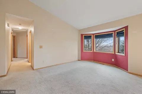 4376 Hamilton Dr, Eagan, MN 55123 photo 10