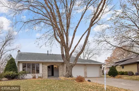 2038 Garden Ave, Falcon Heights, MN 55113