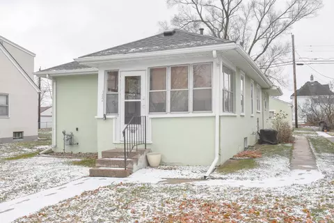 102 E Frost St, South Saint Paul, MN 55075