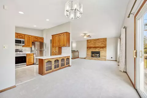 7001 Redman Ln, Chanhassen, MN 55317