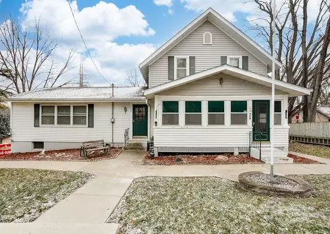 309 3rd St W, Carver, MN 55315