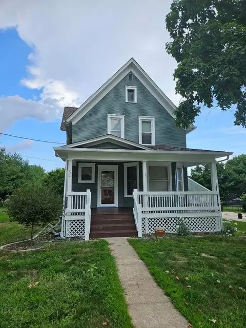 54 Linden Ave N, Maple Lake, MN 55358