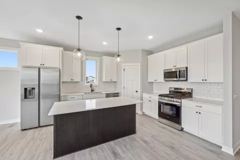 2141 Westpointe Dr, Hastings, MN 55033