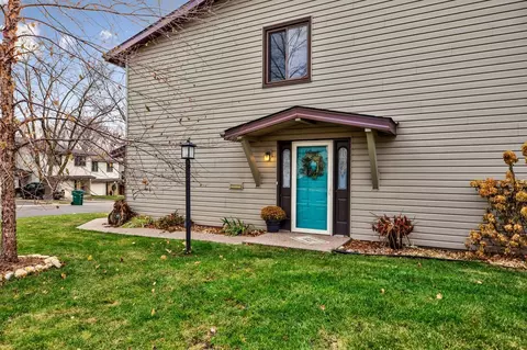 5793 Hyland Courts Dr, Bloomington, MN 55437