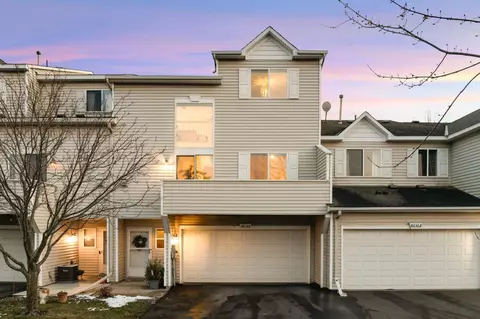 8636 Savanna Oaks Bay #I, Woodbury, MN 55125