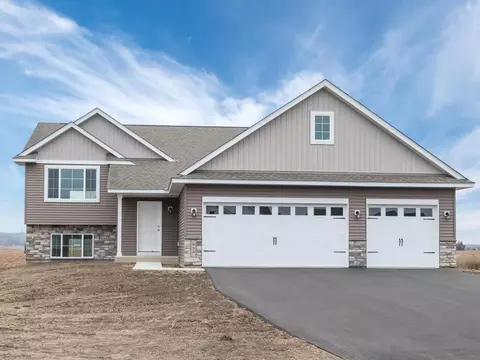 954 Prestwick Dr, Belle Plaine, MN 56011