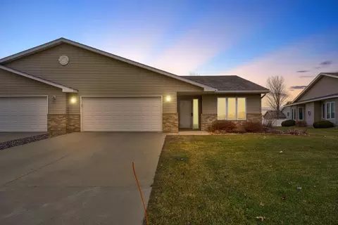 704 Escalade Ln SE, Owatonna, MN 55060