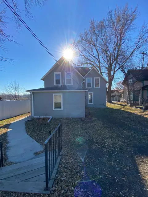 315 E William St, Albert Lea, MN 56007 photo 2