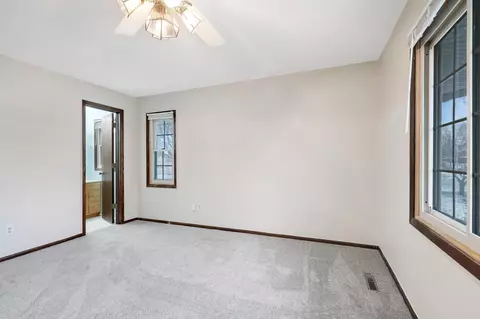 1740 Crestridge Ln, Eagan, MN 55122 photo 17