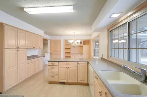 1740 Crestridge Ln, Eagan, MN 55122 photo 11