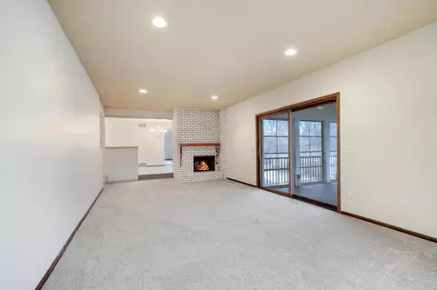 1740 Crestridge Ln, Eagan, MN 55122 photo 3