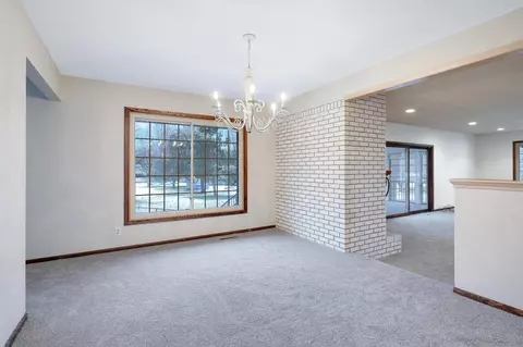1740 Crestridge Ln, Eagan, MN 55122 photo 8