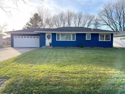 1110 Pinehill Dr, Albert Lea, MN 56007