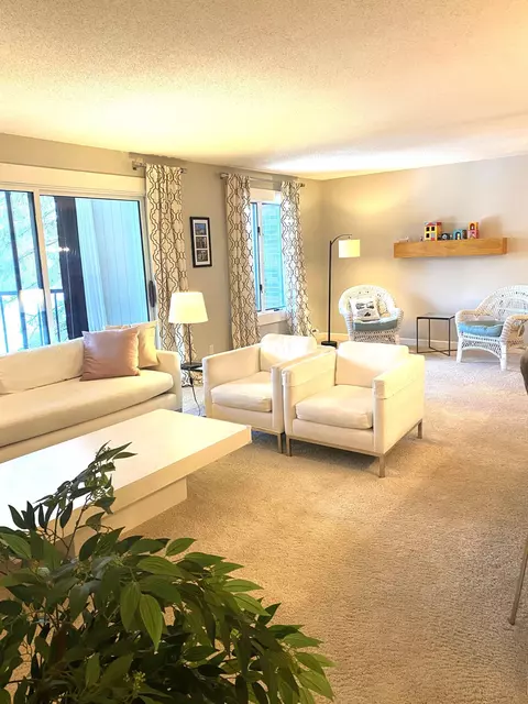 8400 Pennsylvania Rd #223, Bloomington, MN 55438