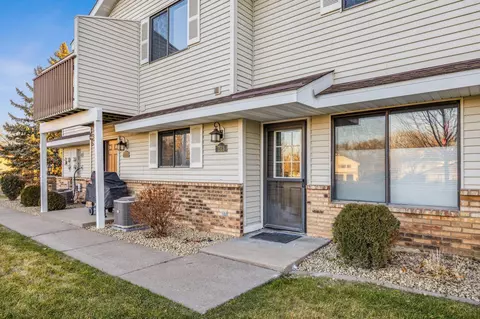 7513 Vinewood Ct, Maple Grove, MN 55311