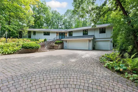 17825 6th Ave N, Plymouth, MN 55447