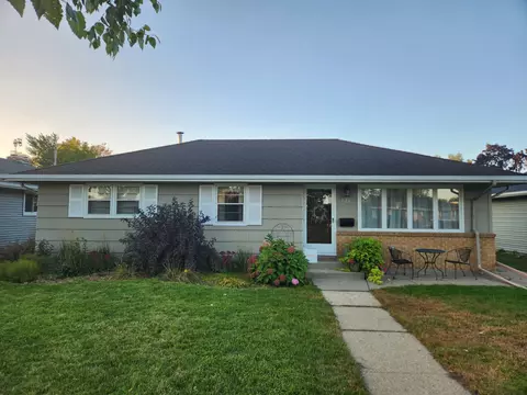 823 W 61st St, Minneapolis, MN 55419