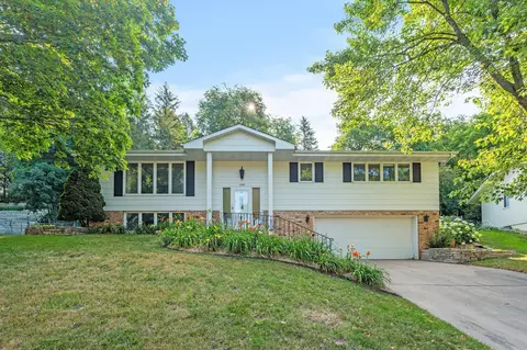 6056 Olinger Cir, Edina, MN 55436