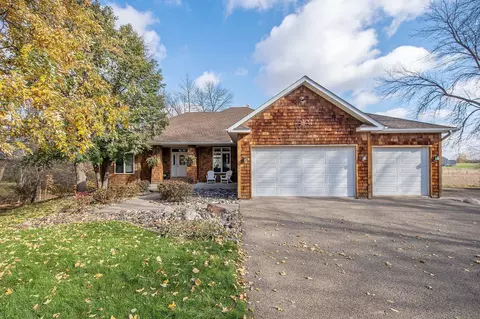 7680 Kurt St, Greenfield, MN 55357