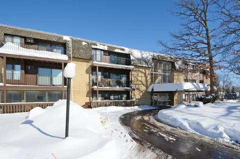 3431 Kent St #806, Shoreview, MN 55126
