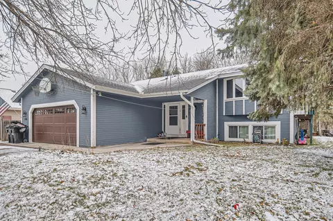 1166 Cleveland St, Anoka, MN 55303