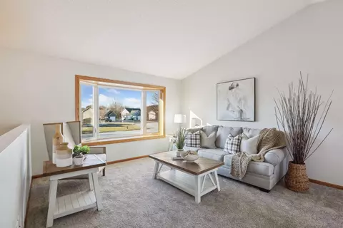 1302 Deer Haven Ct, Isanti, MN 55040