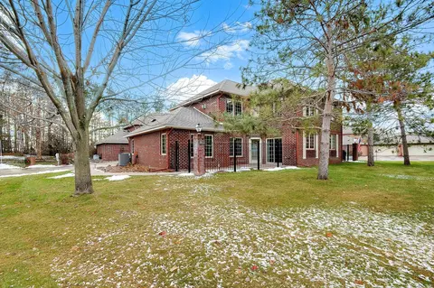 1812 Hunter Hill Rd, Hudson, WI 54016