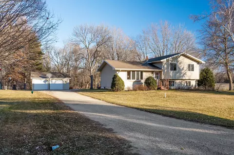 22955 Elgin Trl, Faribault, MN 55021