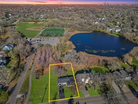 4132 W 62nd St, Edina, MN 55424