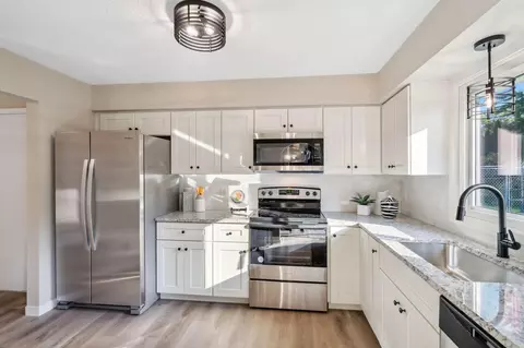 4810 Churchill St, Shoreview, MN 55126