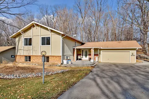 10710 34th Ave N, Plymouth, MN 55441
