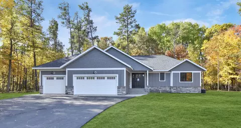 13719 Oakwood Dr, Baxter, MN 56425