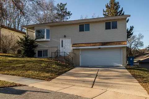 2737 4th Ave NW, Rochester, MN 55901