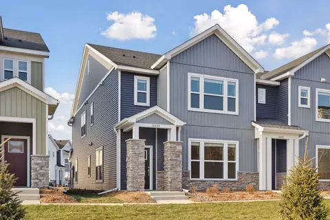 14448 Twin Lakes Cir, Burnsville, MN 55306