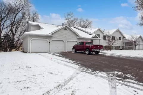 6284 Monticello Ln N #10, Maple Grove, MN 55369