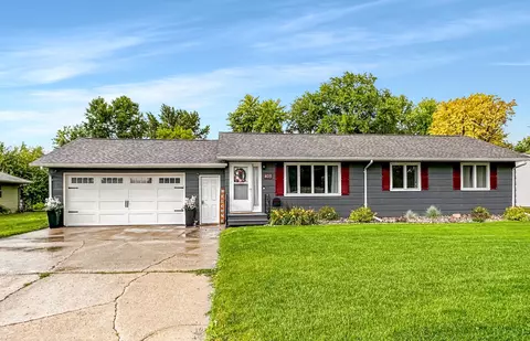 405 8th St NW, Fosston, MN 56542