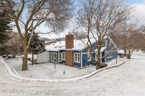 9336 Nesbitt Rd, Bloomington, MN 55437