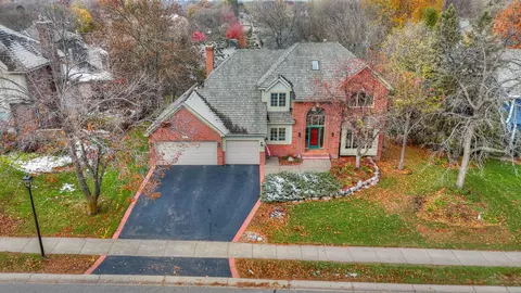 9484 Painters Rdg, Eden Prairie, MN 55347