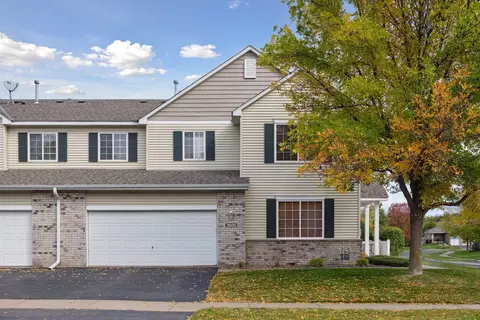 9800 Vagabond Ln N, Maple Grove, MN 55311