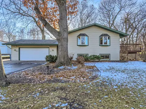 8551 215th St N, Forest Lake, MN 55025