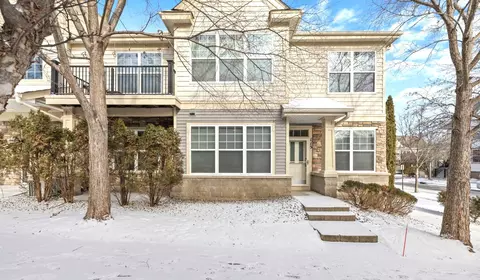 8317 Townsend Dr #115, Eden Prairie, MN 55344